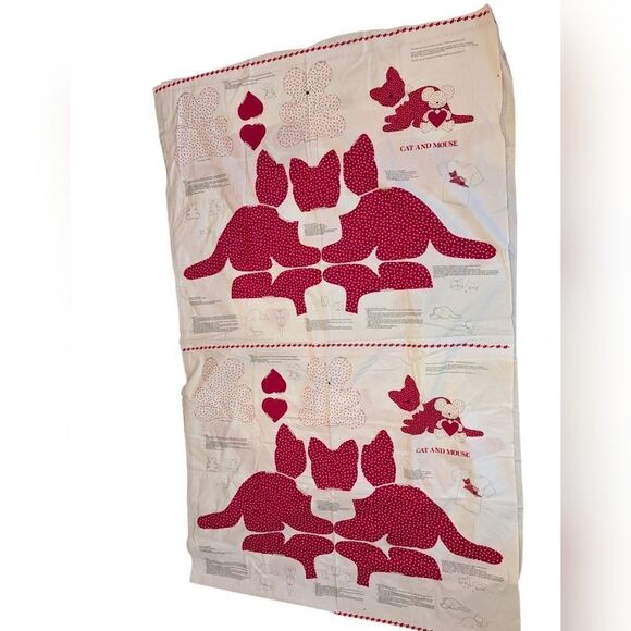 Vintage red & white heart print cat mouse fabric sewing pattern - Picture 4 of 10
